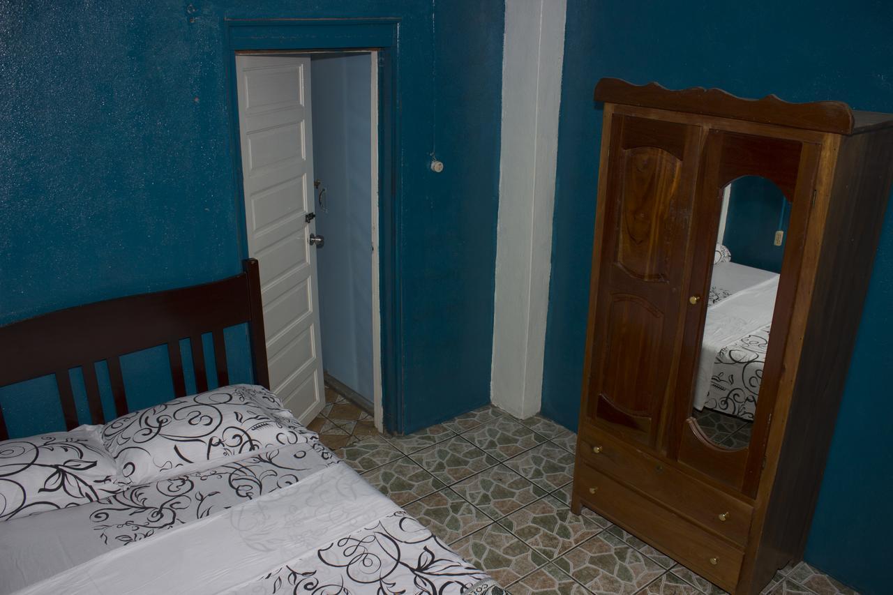 Elvira'S Guest House San Ignacio Bagian luar foto